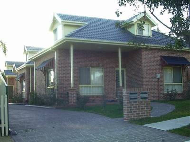 2/27 Blaxland Avenue, Penrith NSW 2750