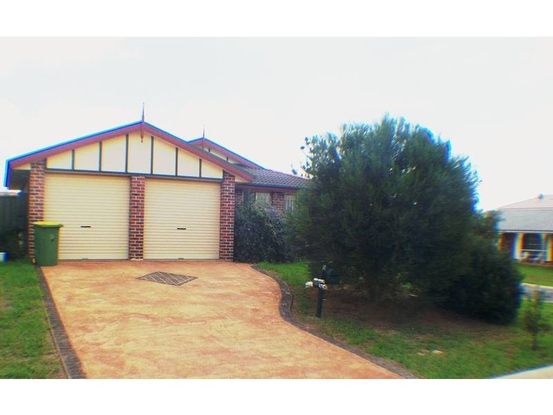 5 Wari Avenue, Glenmore Park NSW 2745