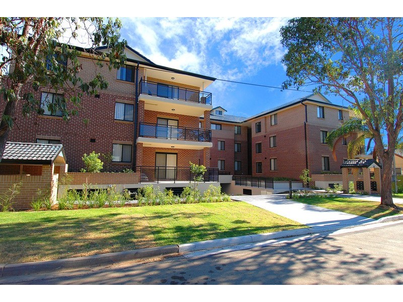 18/9-13 Dent Street, Penrith NSW 2750