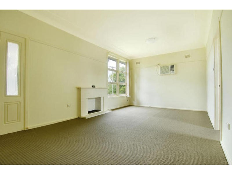 8 Flint Street, Penrith NSW 2750