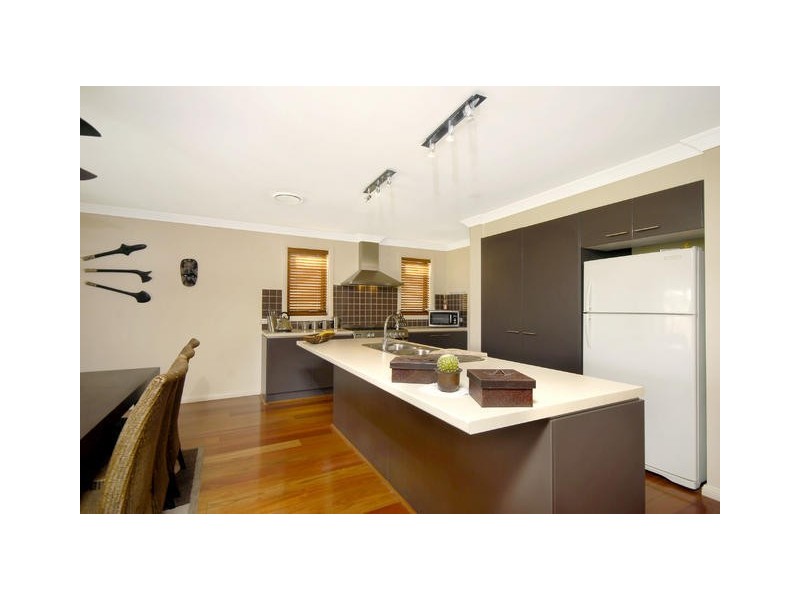 100 Ridgetop Drive, Glenmore Park NSW 2745