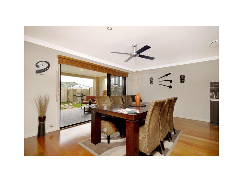 100 Ridgetop Drive, Glenmore Park NSW 2745