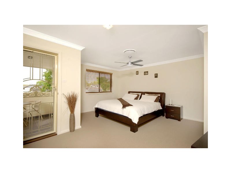 100 Ridgetop Drive, Glenmore Park NSW 2745