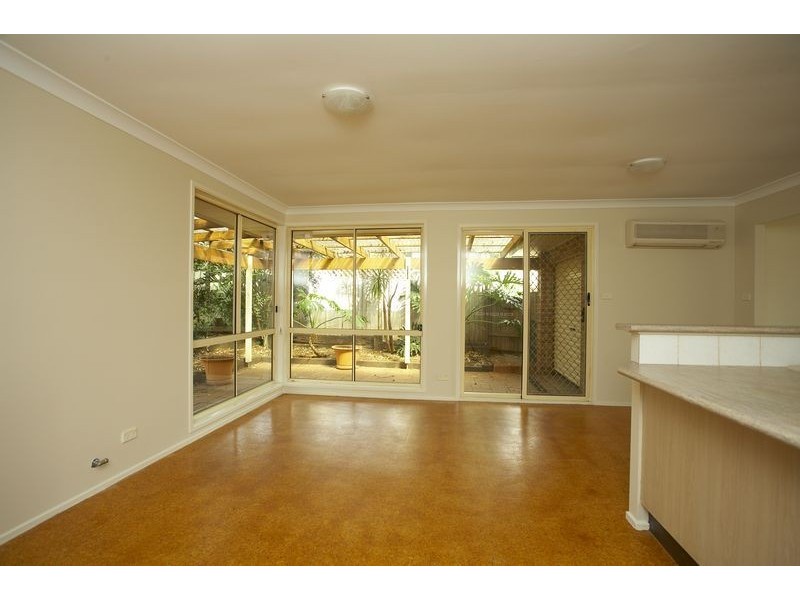 6 Spinosa Place, Glenmore Park NSW 2745