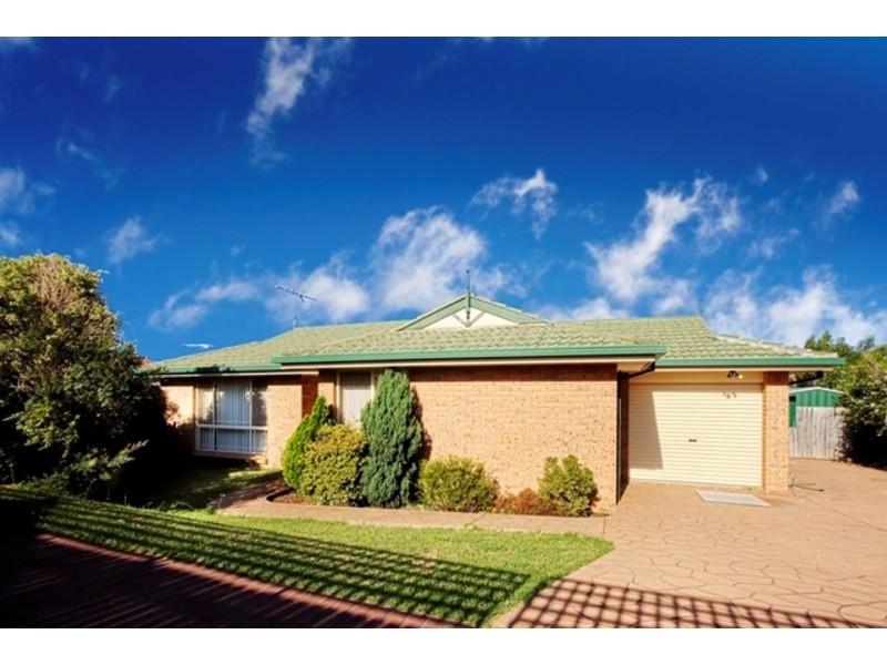7 The Lakes Drive, Glenmore Park NSW 2745