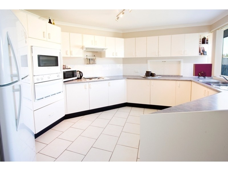 7 The Lakes Drive, Glenmore Park NSW 2745