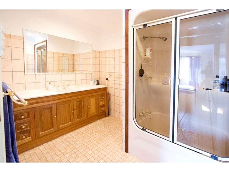 10 Greenway Drive, South Penrith NSW 2750