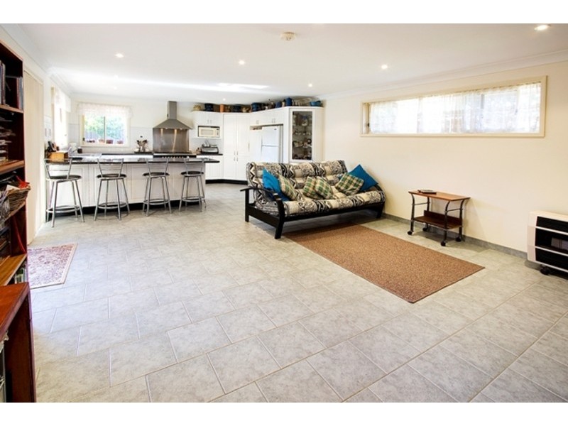 10 Greenway Drive, South Penrith NSW 2750