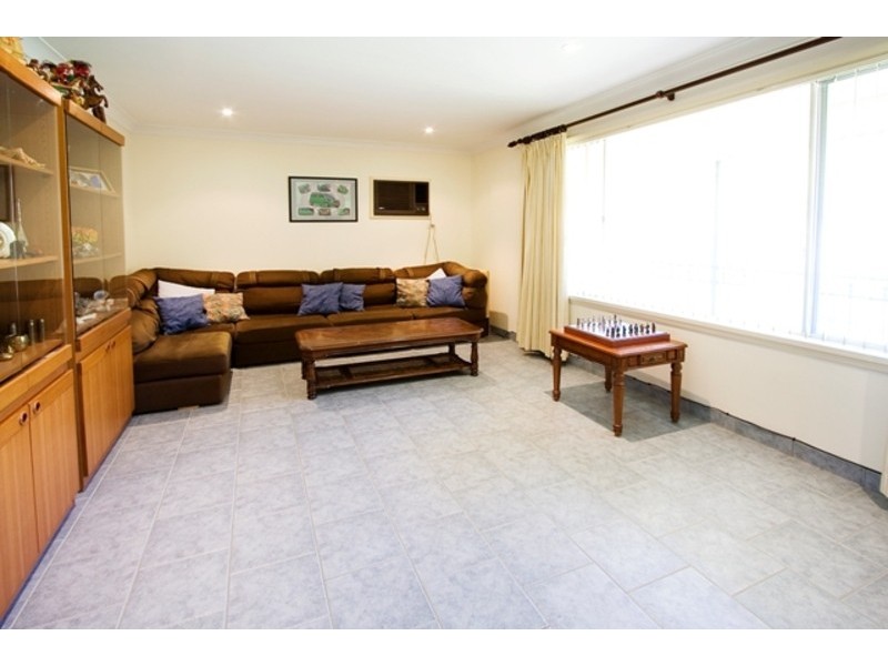 10 Greenway Drive, South Penrith NSW 2750