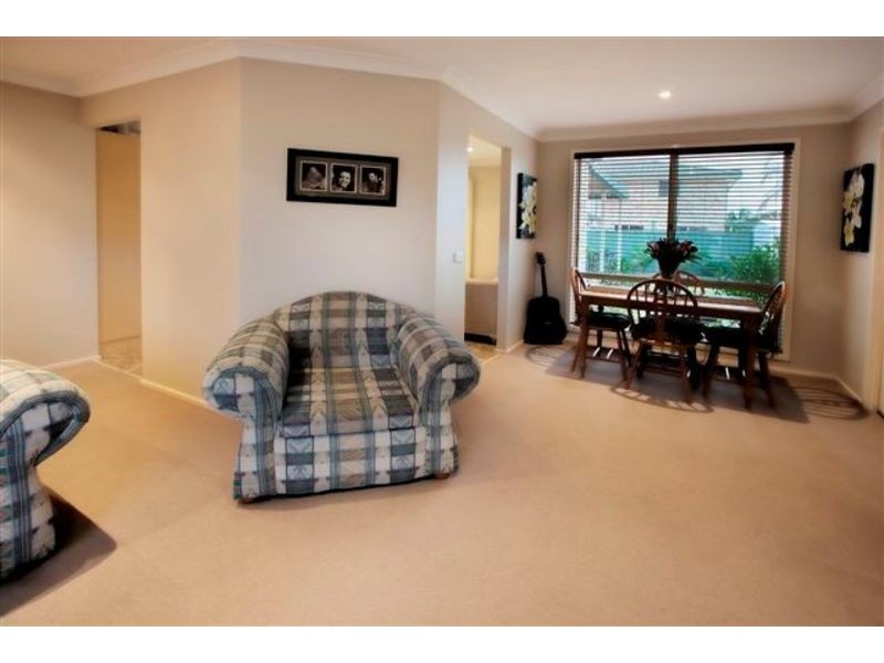 17 Gleneagles Way, Glenmore Park NSW 2745