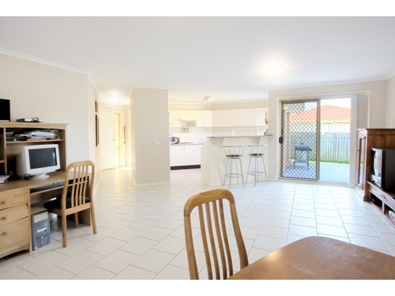 7 The Lakes Drive, Glenmore Park NSW 2745