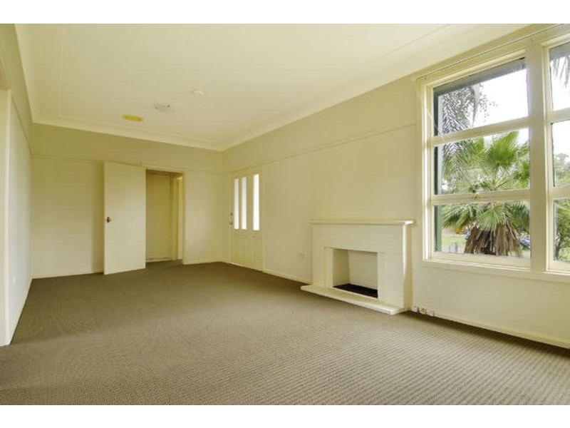 8 Flint Street, Penrith NSW 2750