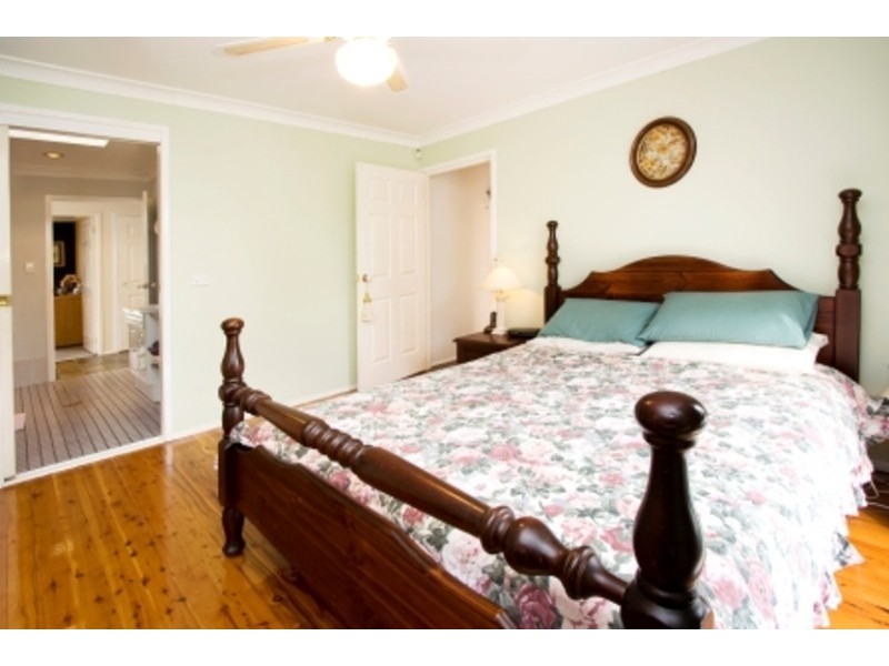 7 Singleton Avenue, Werrington County NSW 2747