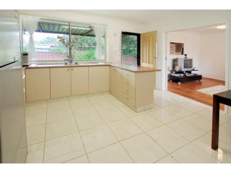4 Deeside Close, South Penrith NSW 2750