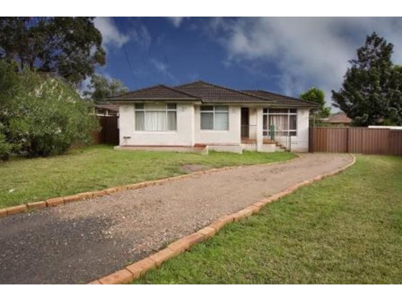 4 Deeside Close, South Penrith NSW 2750