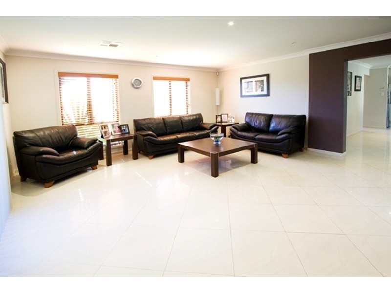 133 Ridgetop Drive, Glenmore Park NSW 2745