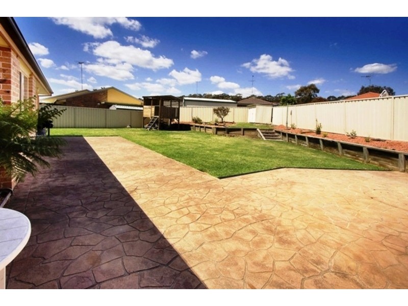 5 Magpie Place, Glenmore Park NSW 2745