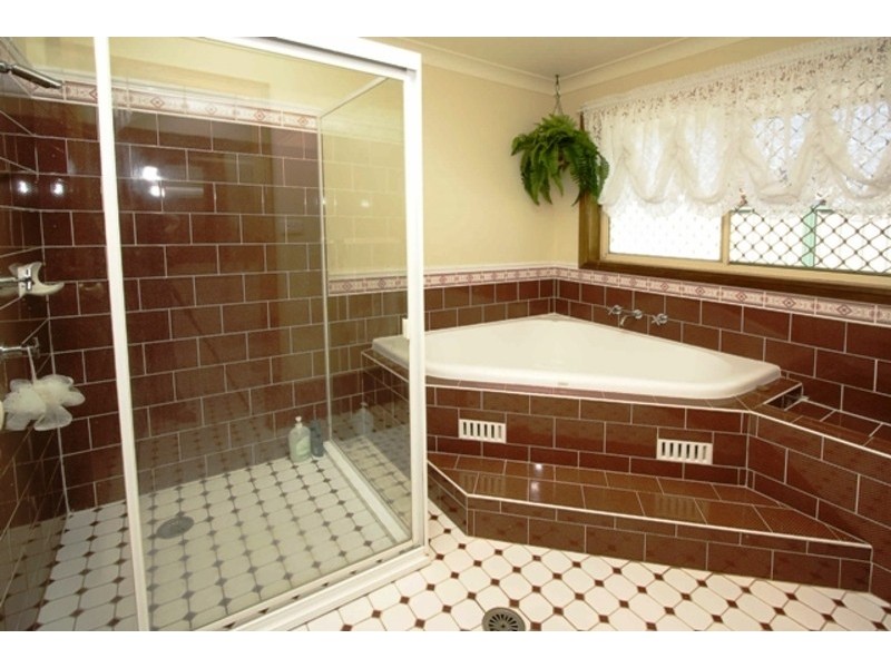 4 Esson Place, Glenmore Park NSW 2745