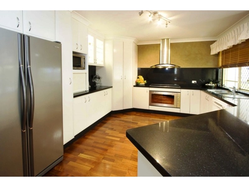 4 Esson Place, Glenmore Park NSW 2745