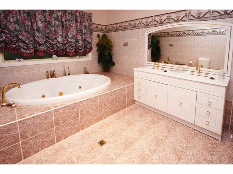 8 Cabernet Circuit, Orchard Hills NSW 2748