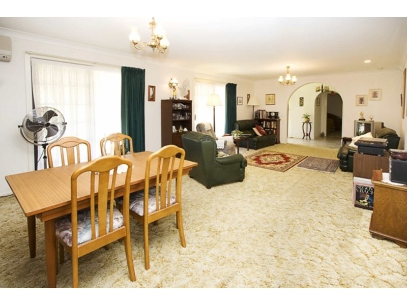 8 Dallas Avenue, South Penrith NSW 2750