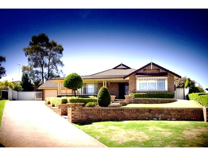 4 Esson Place, Glenmore Park NSW 2745
