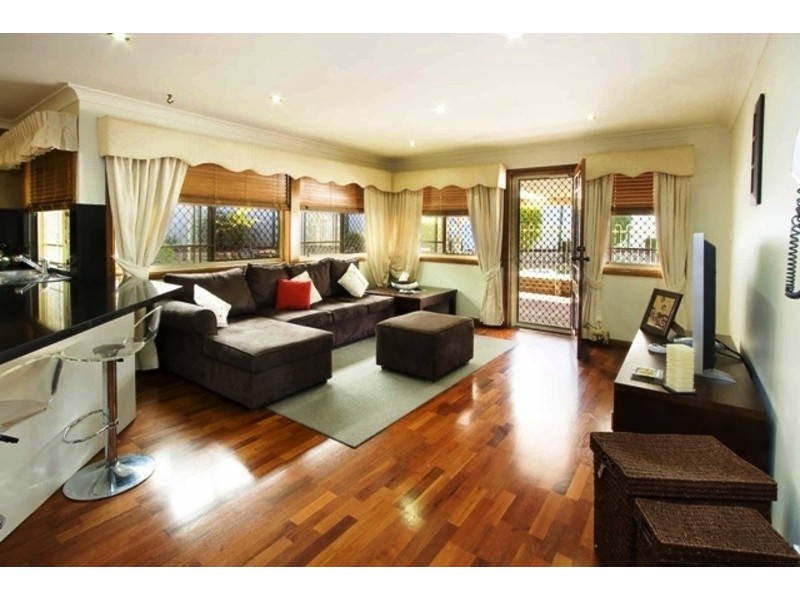 4 Esson Place, Glenmore Park NSW 2745