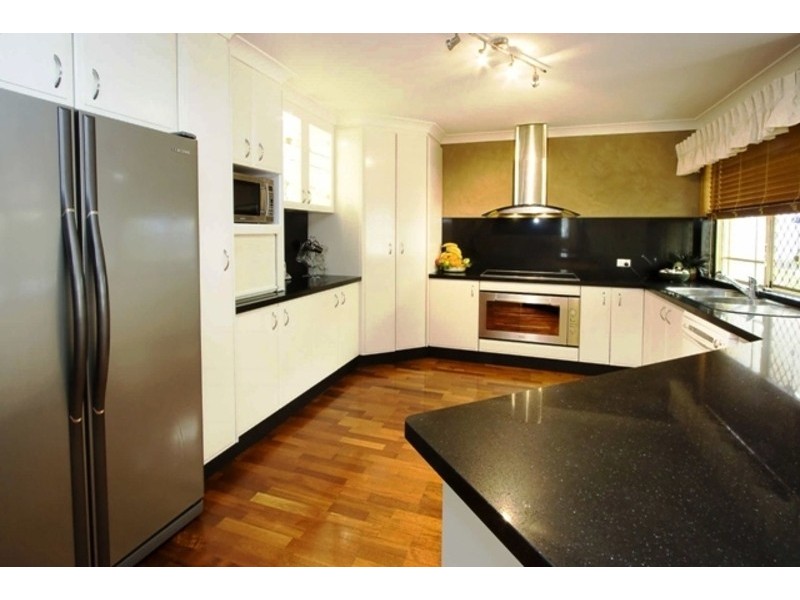 4 Esson Place, Glenmore Park NSW 2745