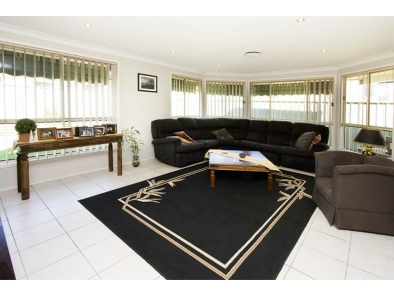 23 Wallan Avenue, Glenmore Park NSW 2745