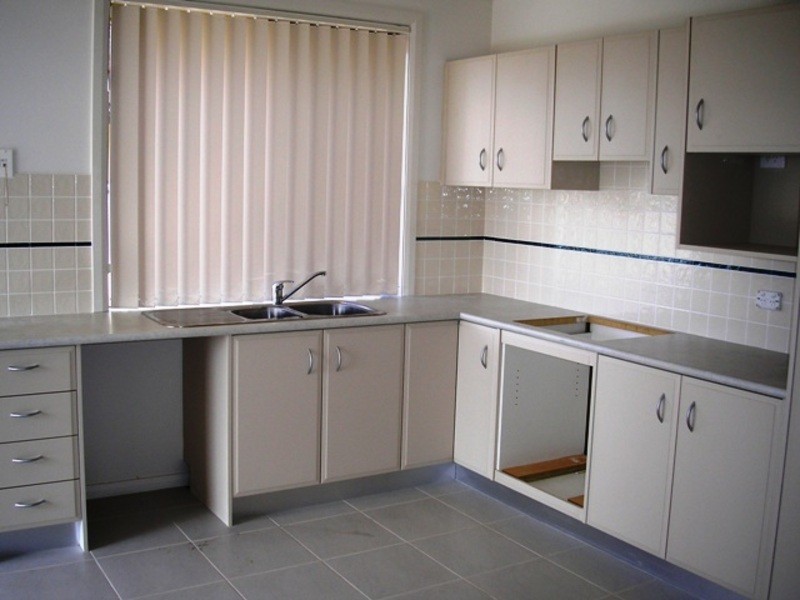 2/26 Parkin Street, Colyton NSW 2760