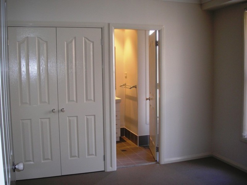 2/26 Parkin Street, Colyton NSW 2760