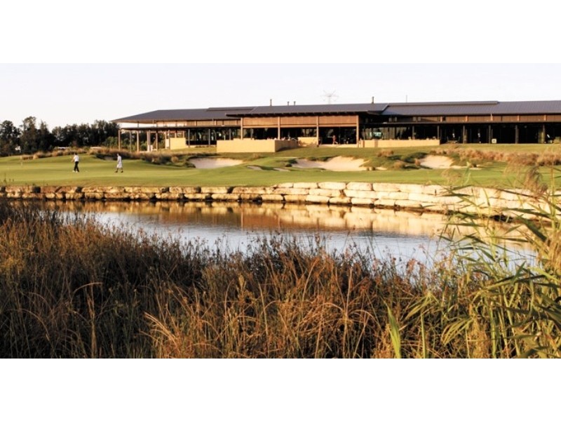 - Twin Creeks Drive, Luddenham NSW 2745