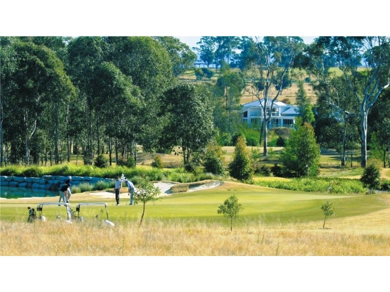 - Twin Creeks Drive, Luddenham NSW 2745