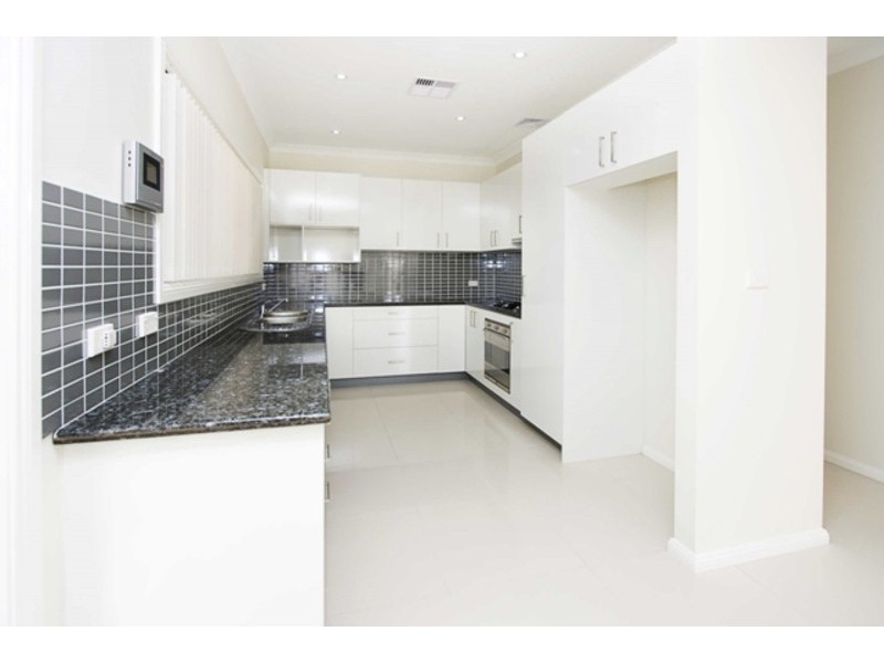 2/52 George Street, Windsor NSW 2756