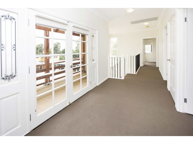 2/52 George Street, Windsor NSW 2756