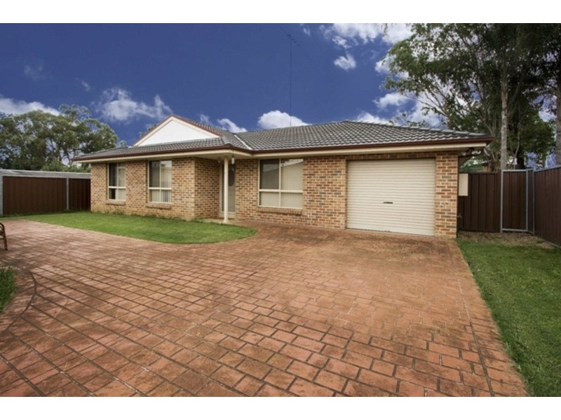 27 Glencoe Avenue, Werrington County NSW 2747