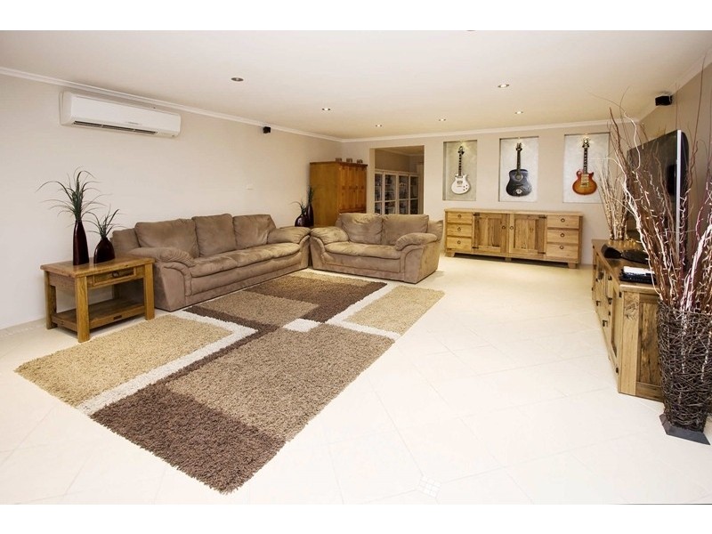 7 Mosely Avenue, South Penrith NSW 2750