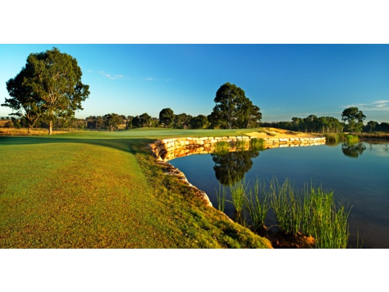 - Twin Creeks Drive, Luddenham NSW 2745