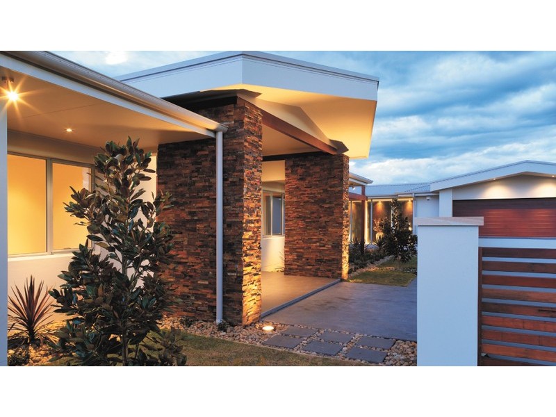 - Twin Creeks Drive, Luddenham NSW 2745