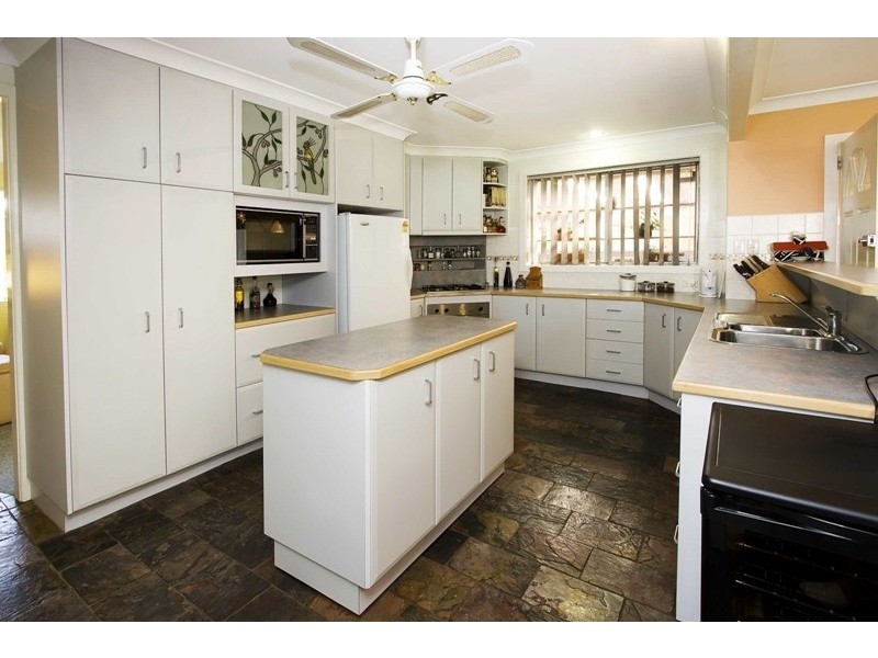 11 William Street, Cambridge Park NSW 2747