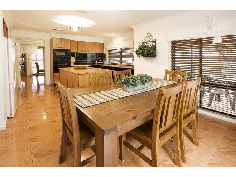 9 Bronte Way, Glenmore Park NSW 2745