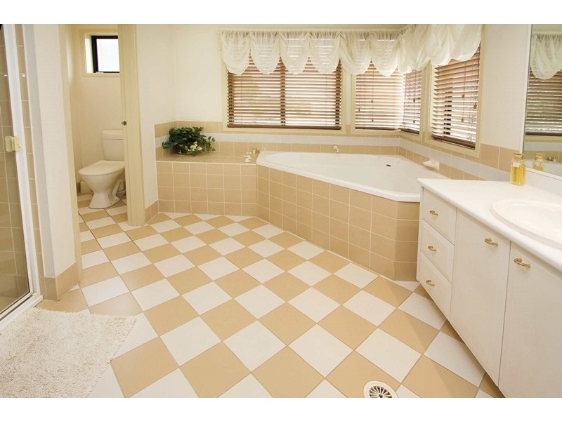 9 Bronte Way, Glenmore Park NSW 2745