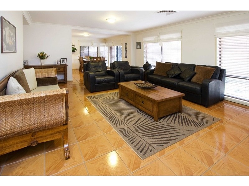 9 Bronte Way, Glenmore Park NSW 2745