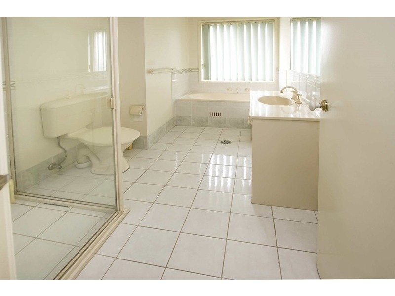 5 Wari Avenue, Glenmore Park NSW 2745