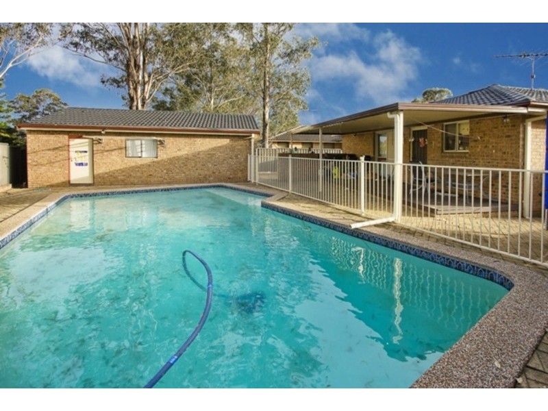 8 Scenic Circuit, Cranebrook NSW 2749