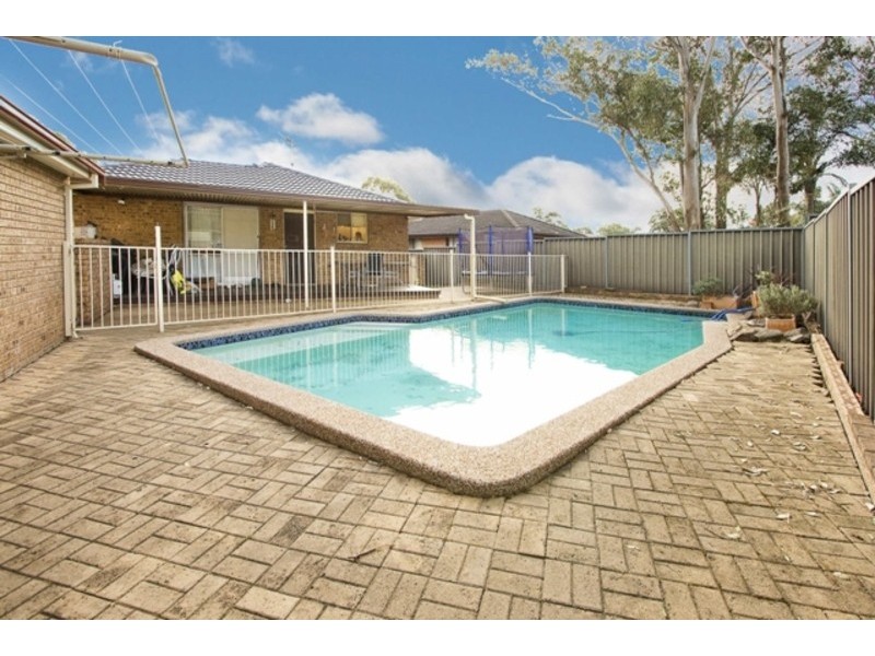 8 Scenic Circuit, Cranebrook NSW 2749