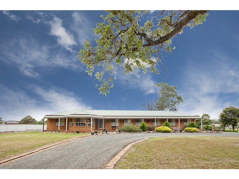 240 Luddenham Road, Orchard Hills NSW 2748