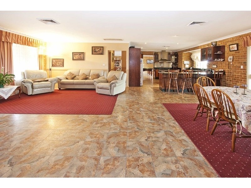 240 Luddenham Road, Orchard Hills NSW 2748