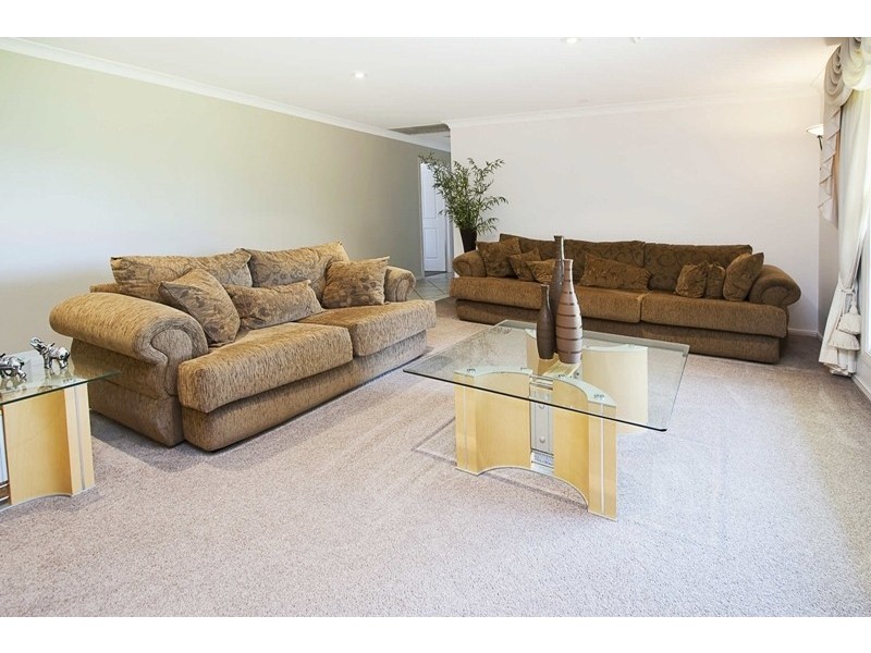 15 Bordeaux Place, Orchard Hills NSW 2748