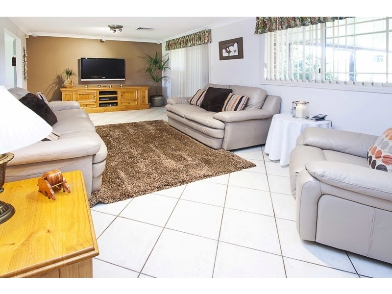 15 Bordeaux Place, Orchard Hills NSW 2748